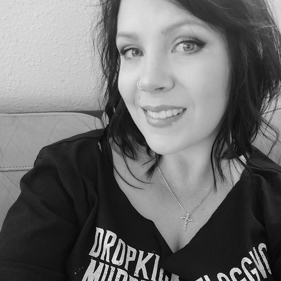 Meet your Posher, Steph - Picture 1 of 1